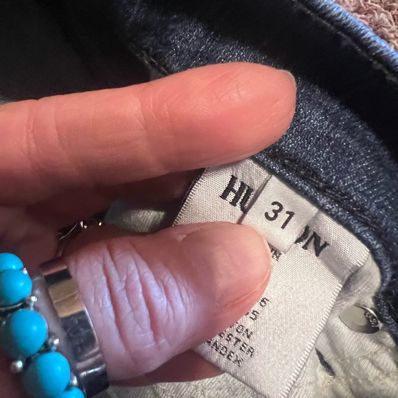 Hudson Jeans. Size 31. Inseam 29 - Picture 3 of 11